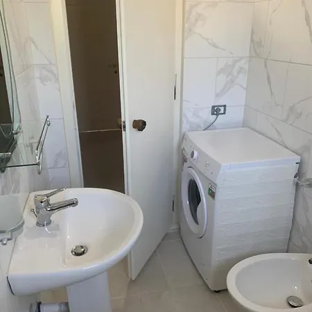 Emirea アパート オリクム